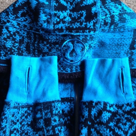 Lululemon Fair Isle Winter Snowflake Blue Fleece Sherpa Hood Scuba Hoodie Size 6 - Picture 3 of 4